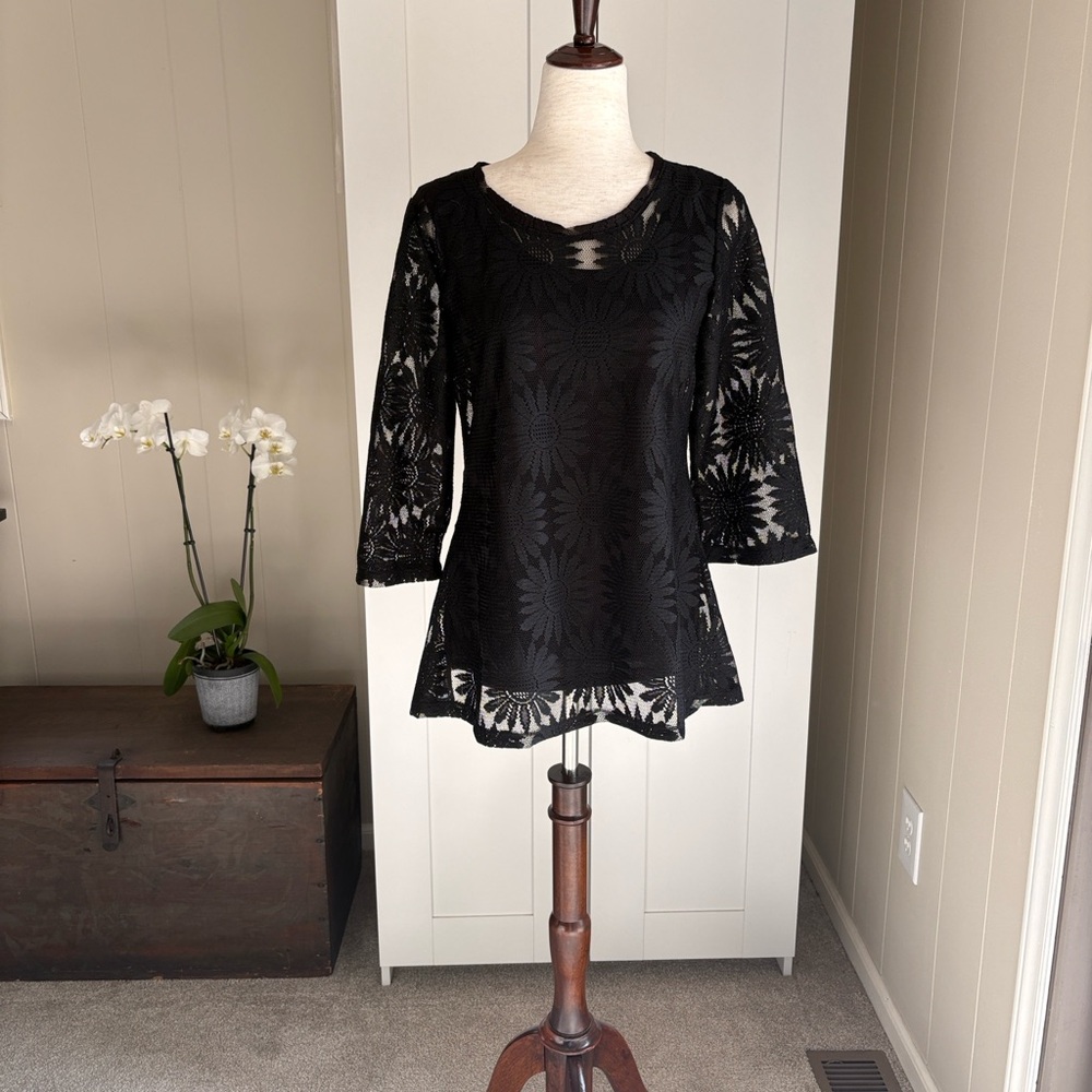 Kate & Henry Black Lace Women's Top Sz S NWOT